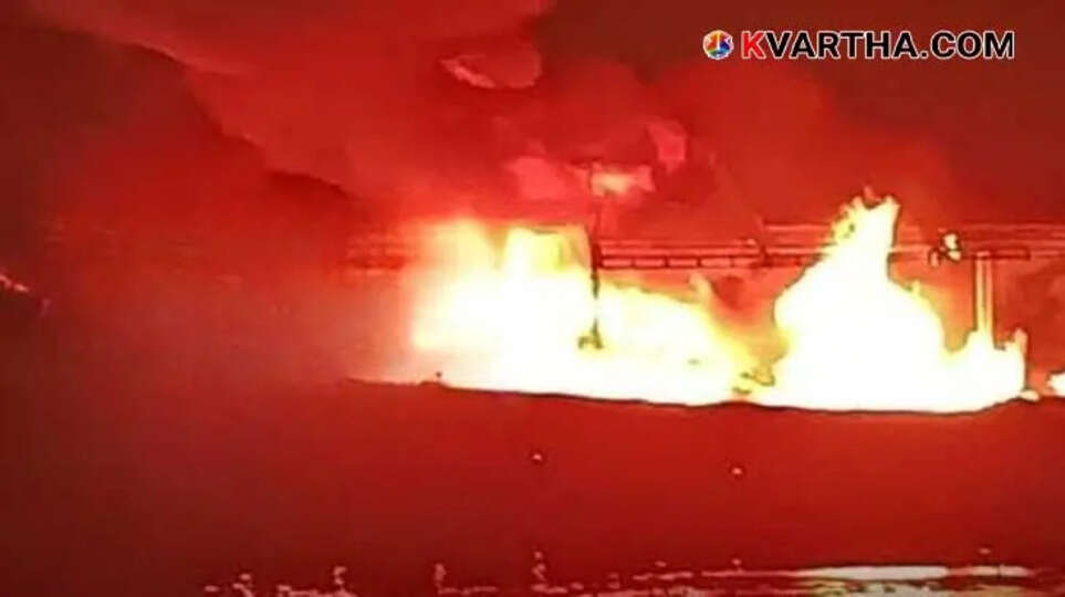 A burnt fiber boat in Puthenangadi