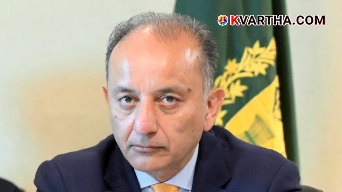 Pakistan Climate Change Minister Musadik Malik addressing a press meet