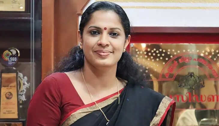  P.P. Divya