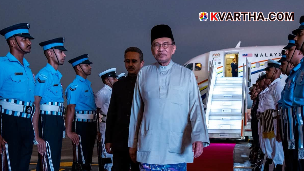  Image reflecting Malaysian Prime Minister Anwar Ibrahim