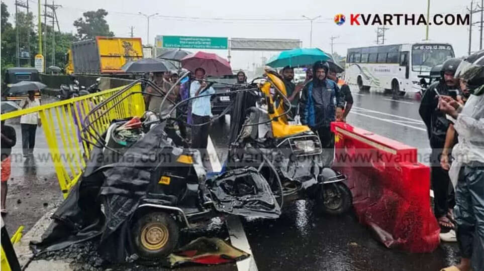 Auto-rickshaw and Bus Collide in Thalappady, Killing Five Including a Child