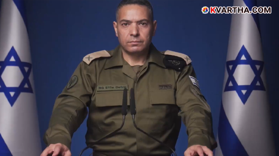  Israeli ground forces advancing into the city of Khiam, Lebanon