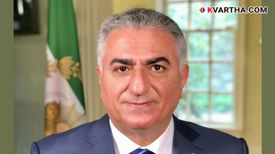 Posters of Reza Pahlavi held by protesters in Iran