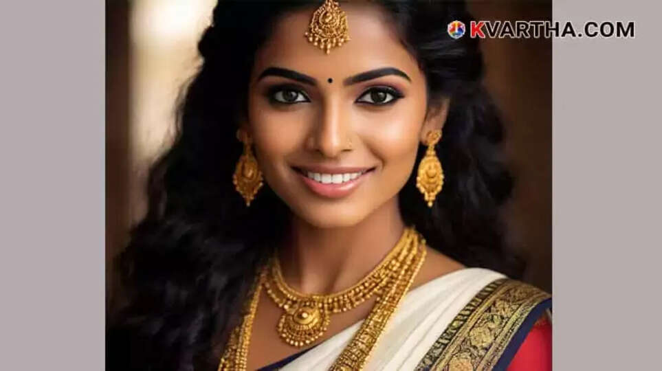 Kerala woman wearing gold jewelry