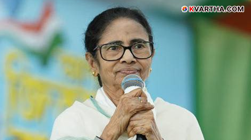 Mamata Banerjee refuses to resign West Bengal constitutional crisis