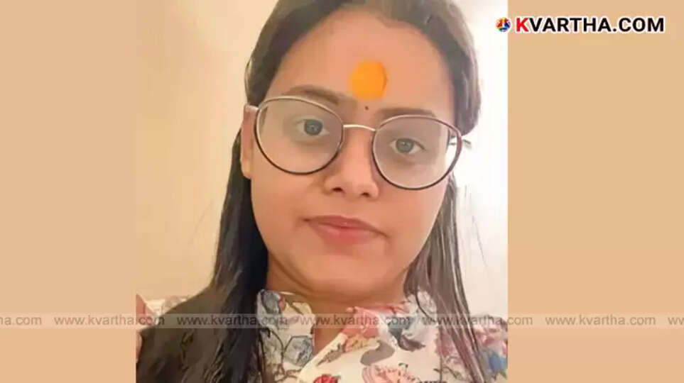 Bhumi Chauhan, survivor of Ahmedabad plane crash, speaking on phone.