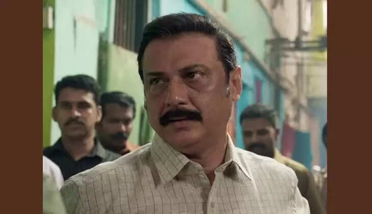Actor Baiju crashes car into scooter in Trivandrum