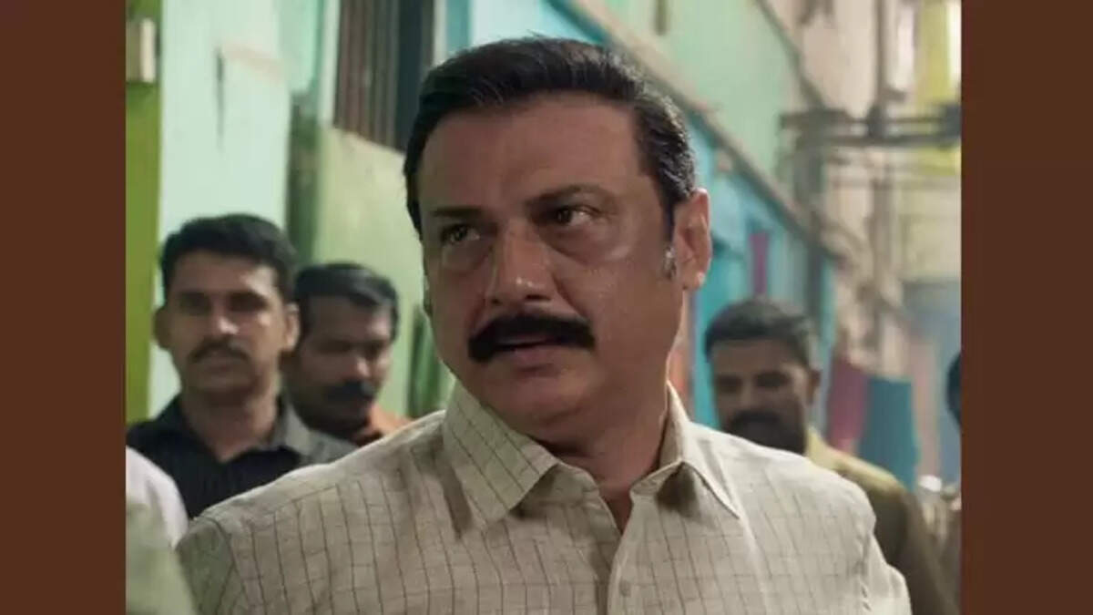 Actor Baiju crashes car into scooter in Trivandrum