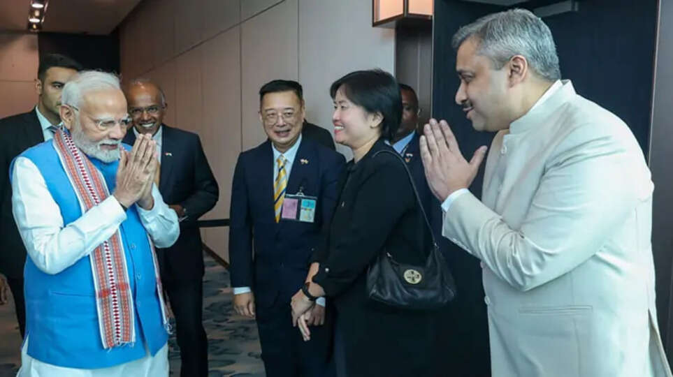 PM Modi Visits Singapore After Brunei, Strengthens Diplomatic Ties