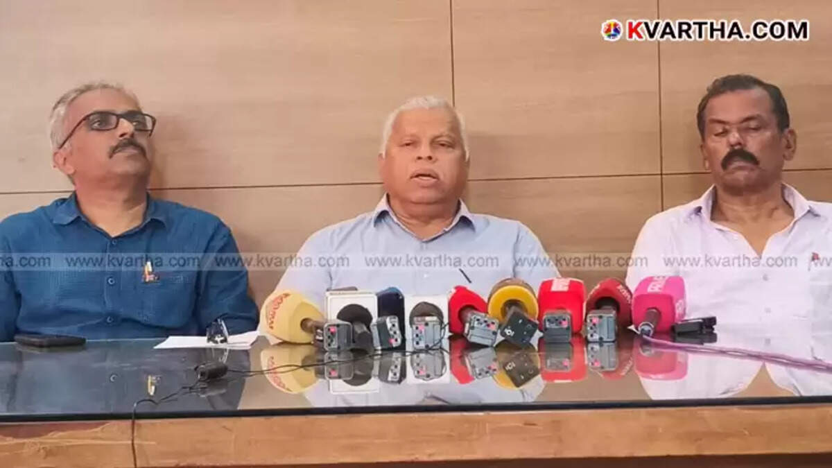 Flexes Praising P Jayarajan: MV Jayarajan Says No Leader Above Party