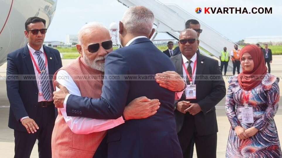 Prime Minister Narendra Modi with Maldives President Mohamed Muizzu