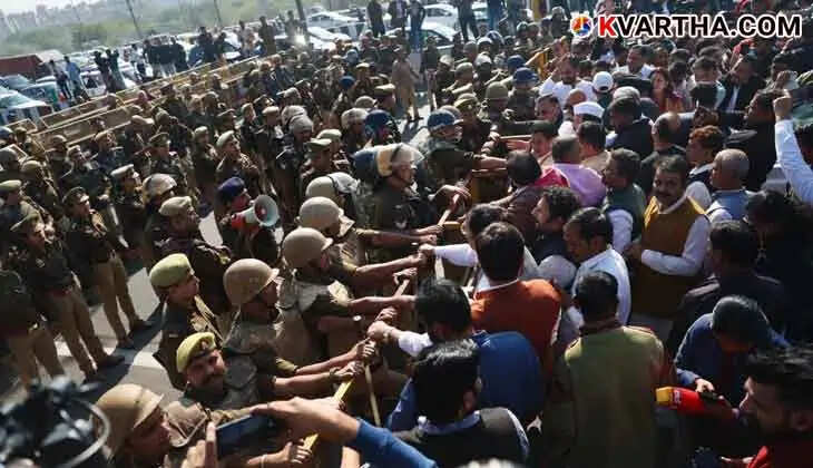 Rahul and Priyanka Return to Delhi After Being Stopped at UP Border