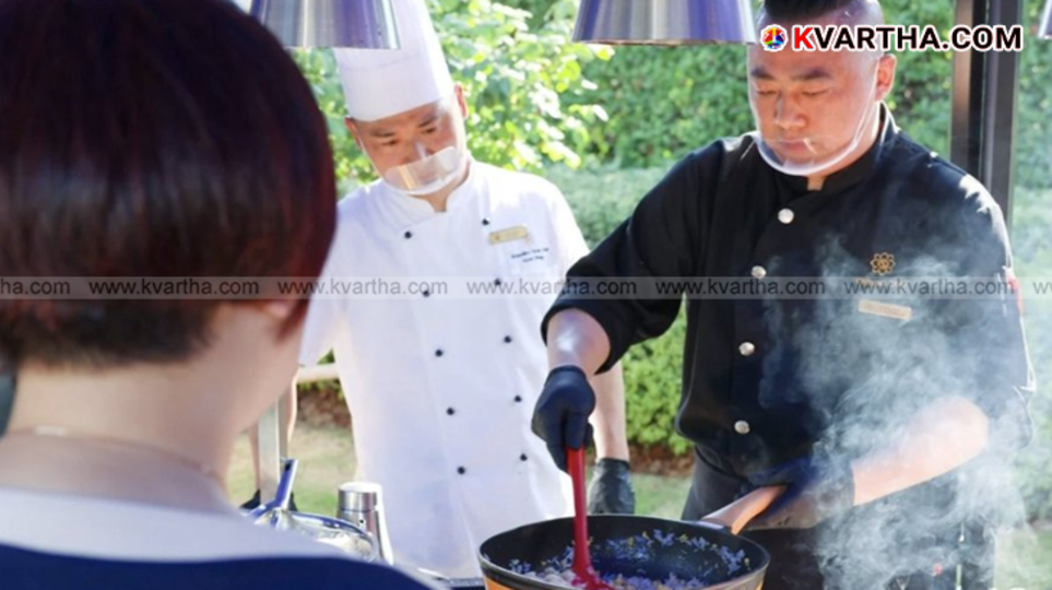 Chinese luxury hotel selling street food