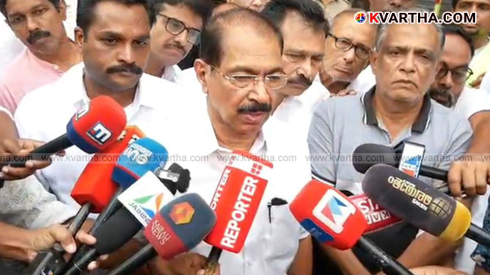 KPCC President Sunny Joseph visiting Taliparamba fire site