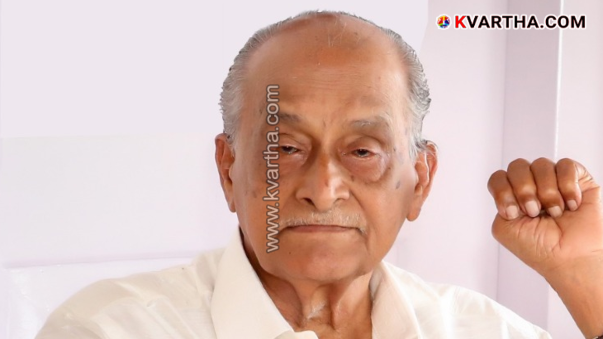 Photo of late industrialist Kallalathil Sreedharan