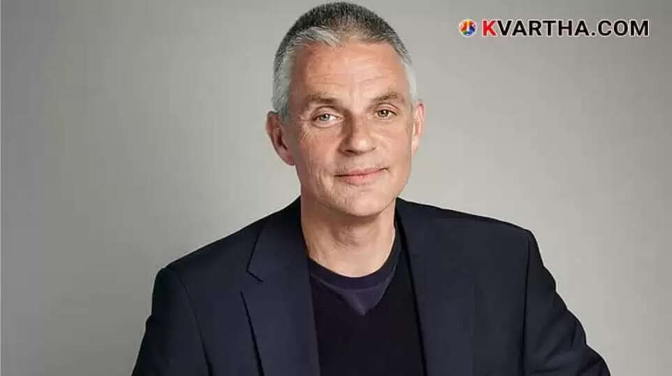 BBC boss Tim Davy says all BBC channels will stop broadcasting and go online only in 2030