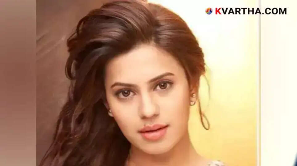 Kannada actress Ranya Rao arrested for gold smuggling.