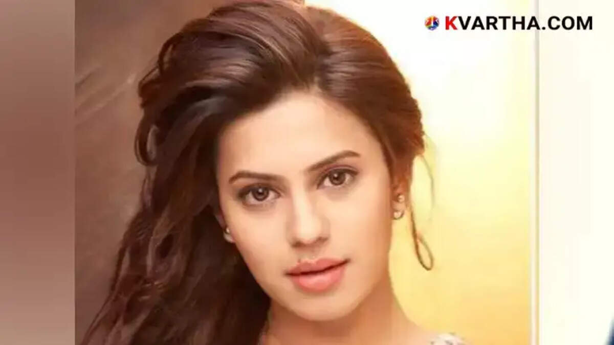 Kannada actress Ranya Rao arrested for gold smuggling.