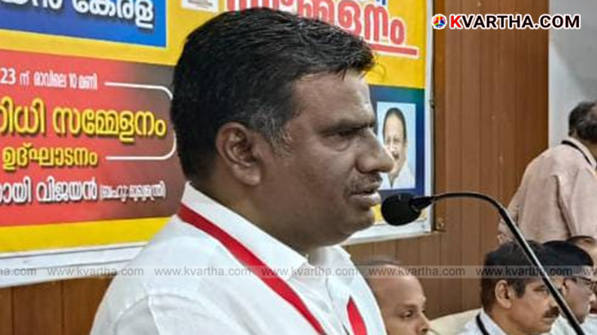  Kannur Corporation Mayor Muslih Madathil giving statement
