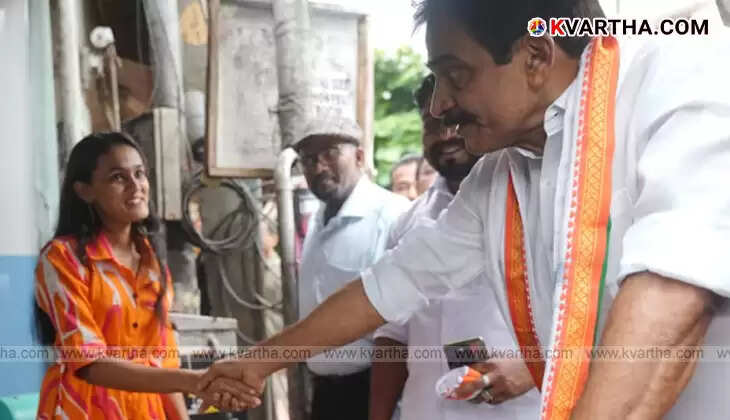KC Venugopal MP interacting with youth at Kuravankonam Food Court with UDF candidate Vaishnavi Suresh.