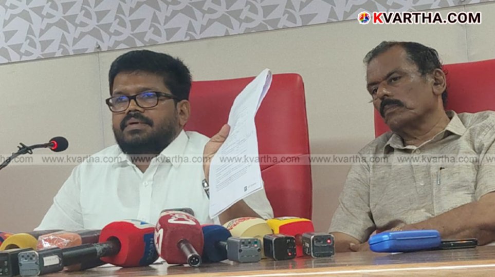 CPM leader KK Ragesh at a press conference on Kannur Corporation corruption.