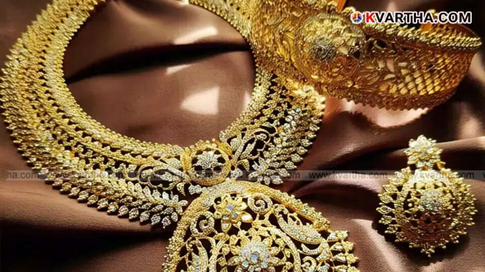  A jewelry store decorated for Akshaya Tritiya in Kerala.