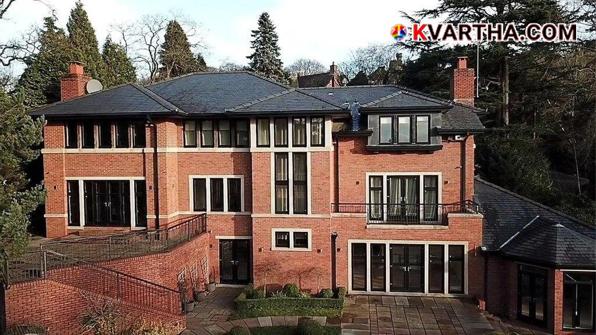  Image reflecting Cristiano Ronaldo's luxury mansion in Manchester