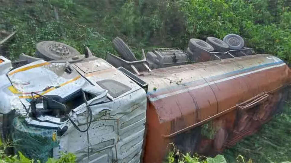 Tanker Lorry Accident in Kannur, Driver Injured