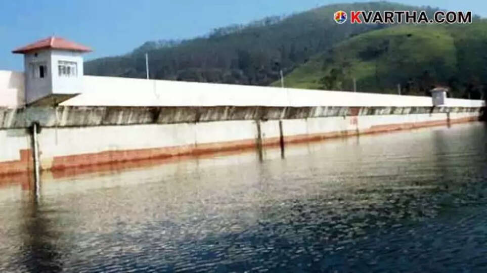 Mullaperiyar Dam Shutters Opened, Periyar River Banks on Alert for Rising Water Levels