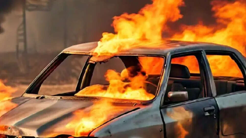 car catches fire in kannur