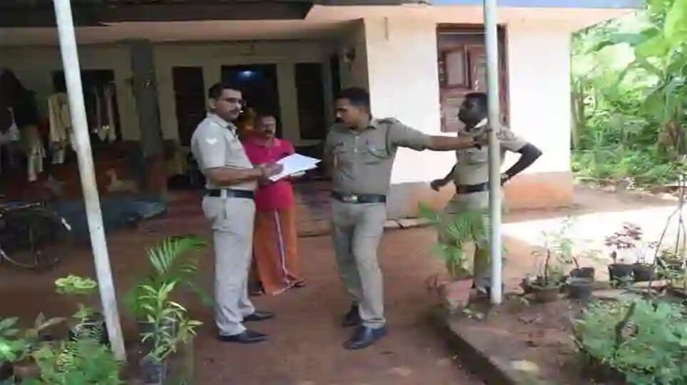 Family of three injured during a robbery attempt, Kannur, News, Robbery Attempt, Police, Complaint, Crime, Police, Kerala News