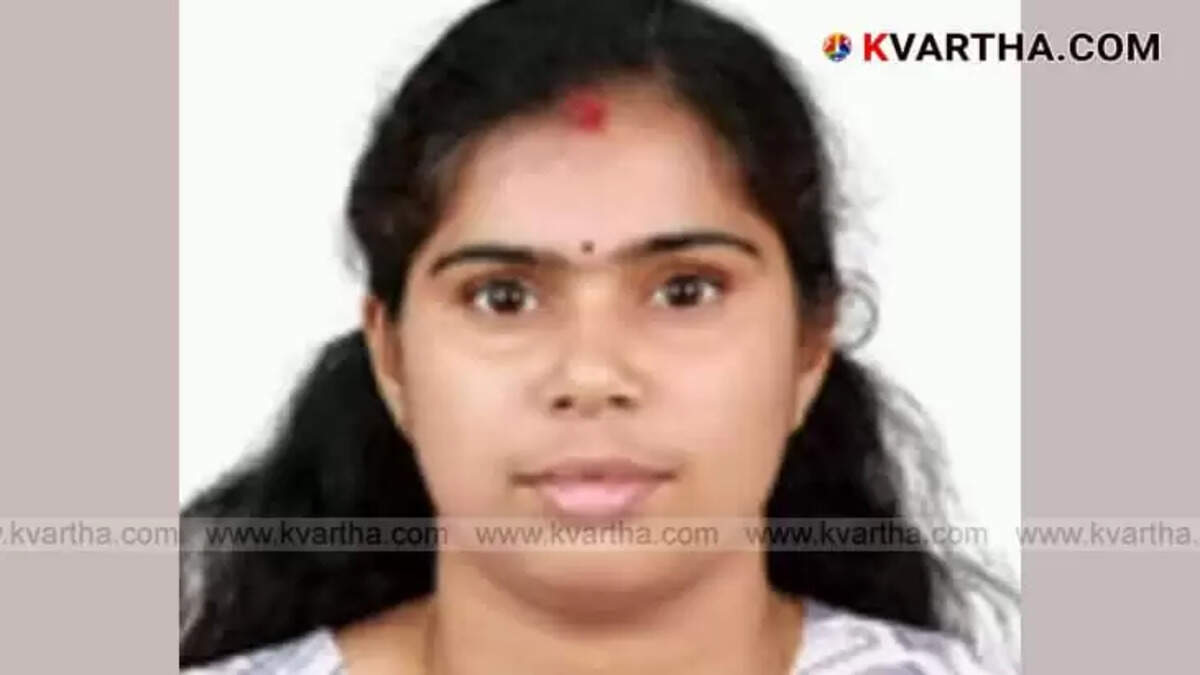 Malayali Woman Dies After Falling From Train During Journey with Husband and Daughter