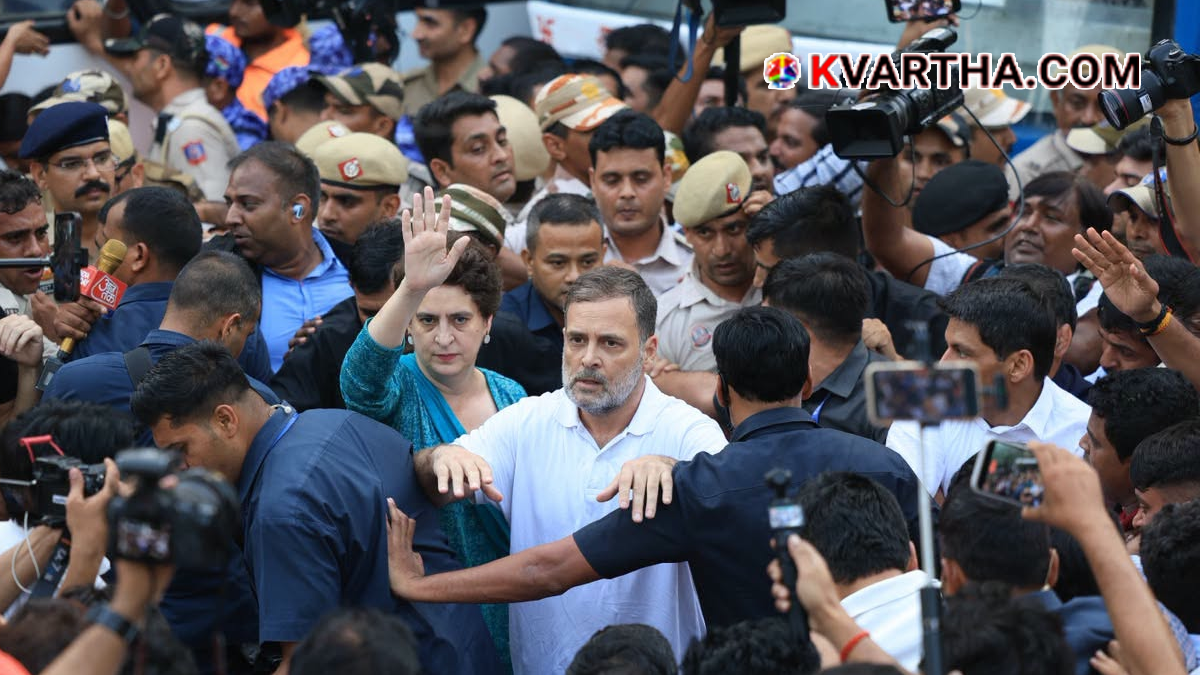  Image reflecting Rahul Gandhi's street protest and surprise tactical strategy