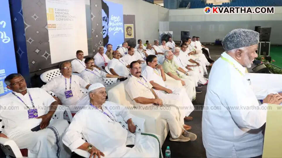  Prof. Khader Moideen speaking at I. Ahmed event