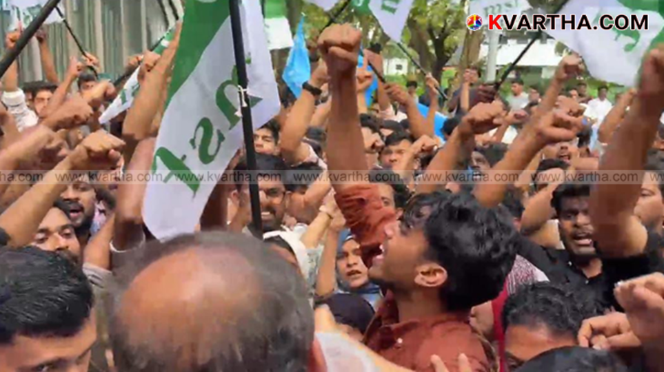 A symbolic image of student political clash in Kerala.