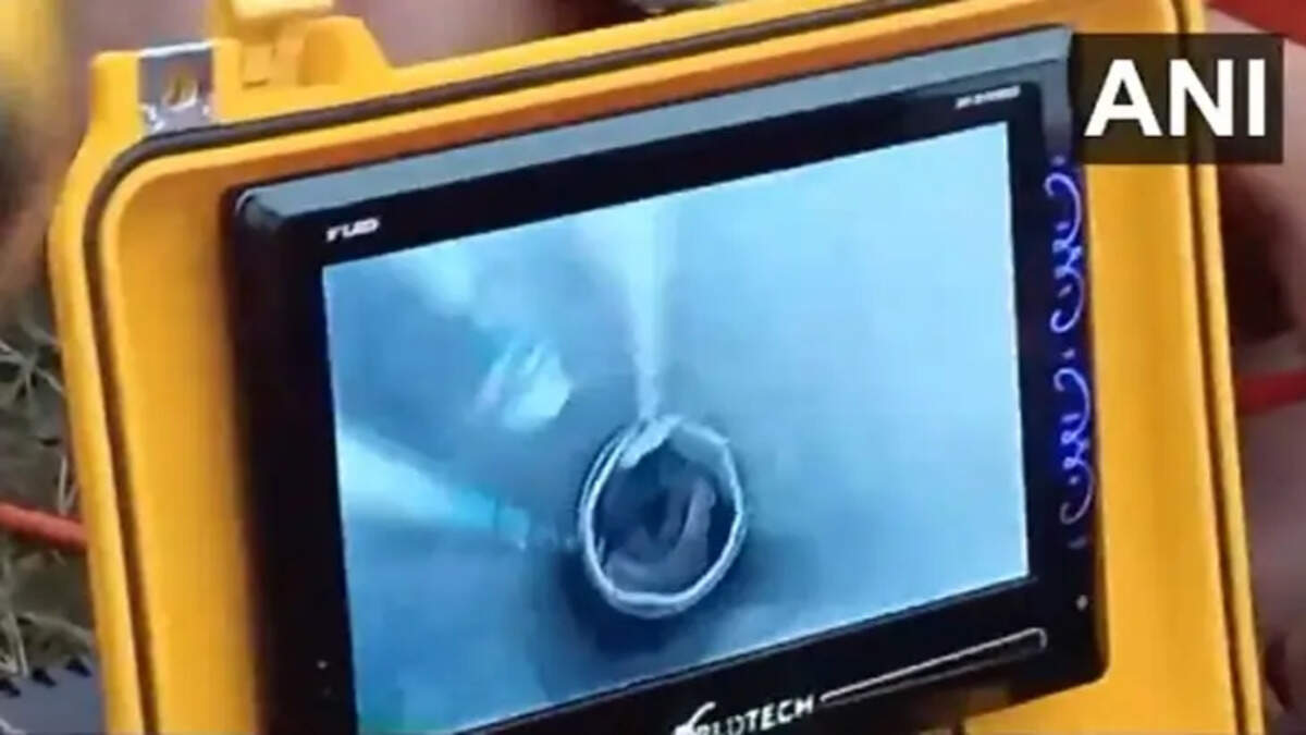 Happiness at the end of efforts: A two-and-a-half-year-old girl who fell into a tubewell was rescued