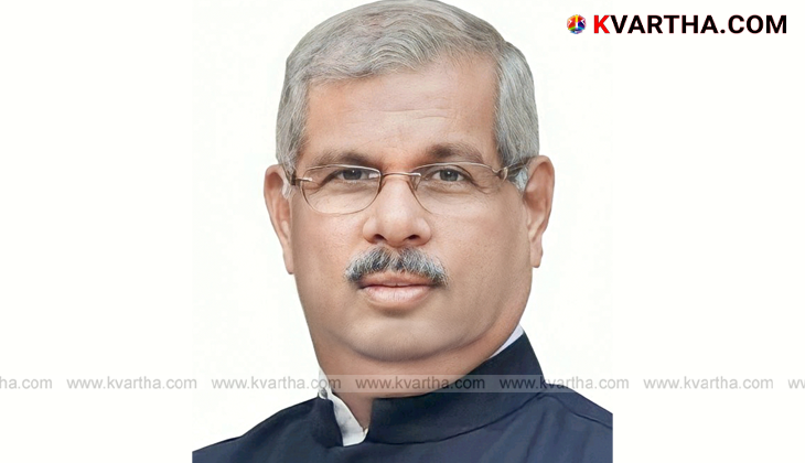 Kerala Governor Rajendra Arlekar speaking at a Guru Pooja event.