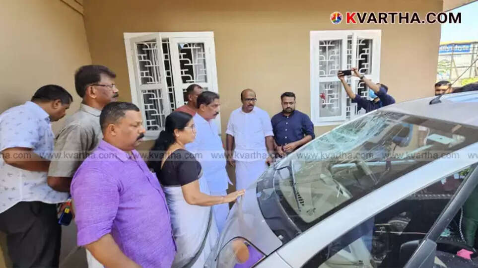 Martin George speaking to the media after visiting the attacked house in Thaliparamba.