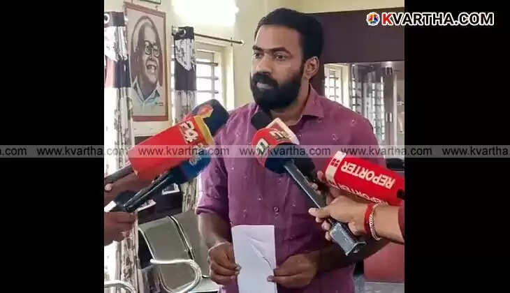 VK Sanoj addressing DYFI protest against KSU-Youth Congress attacks