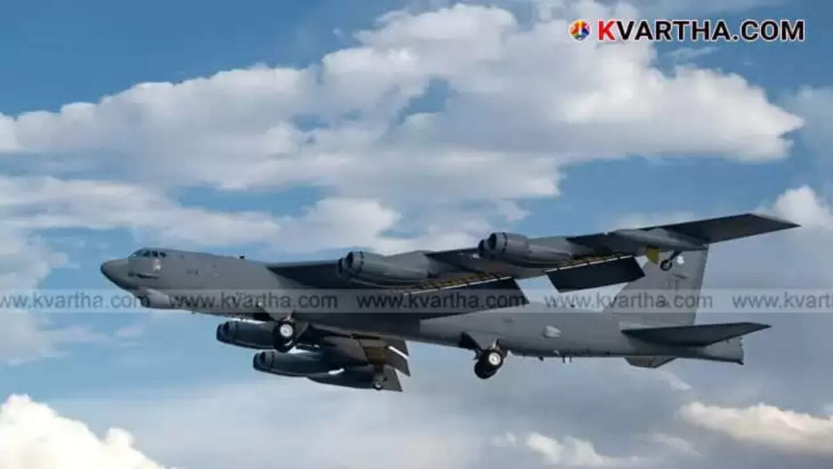 Passenger Plane Narrowly Avoids Collision with B-52 Bomber in US Airspace