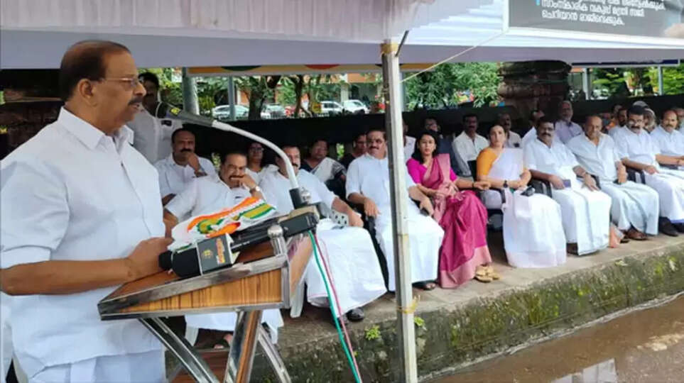 K Sudhakaran_addressing_Congress_protest.jpg,  Congress Threatens Protest Over Hema Committee Report, if action Delays