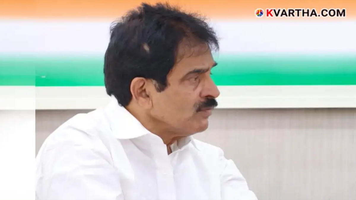 AICC General Secretary K.C. Venugopal meeting with disgruntled Congress workers to resolve election rebel issues in March 2026.