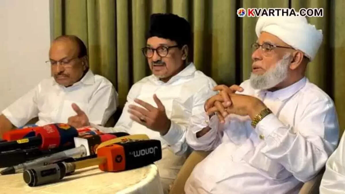 Samastha and Muslim League leaders after meeting