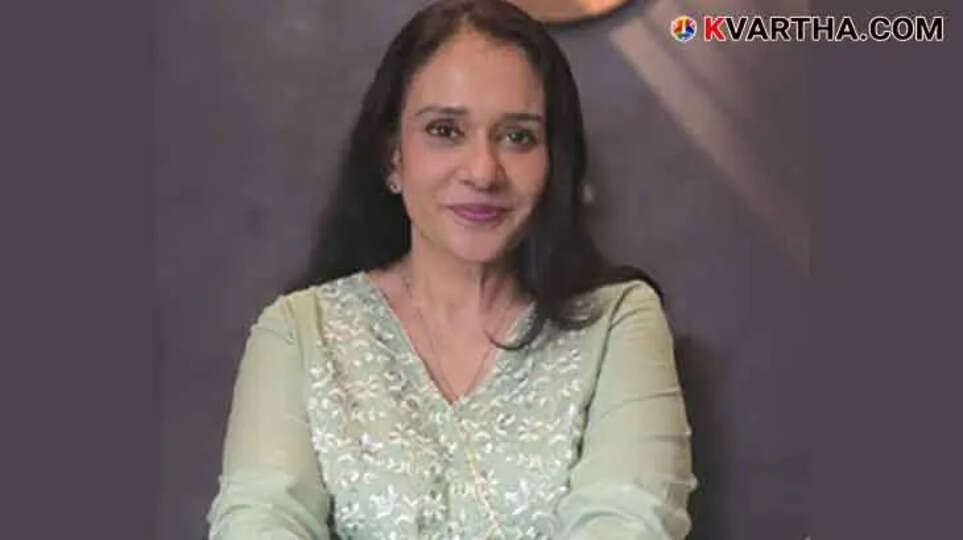 Actress Mala Parvathy filing a complaint against cyber assault