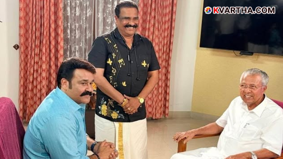 Actor Mohanlal interacting with Chief Minister Pinarayi Vijayan.