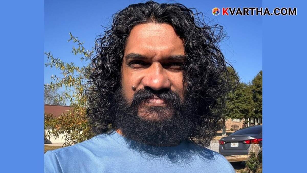 photo of filmmaker Sanal Kumar Sasidharan after his arrest.