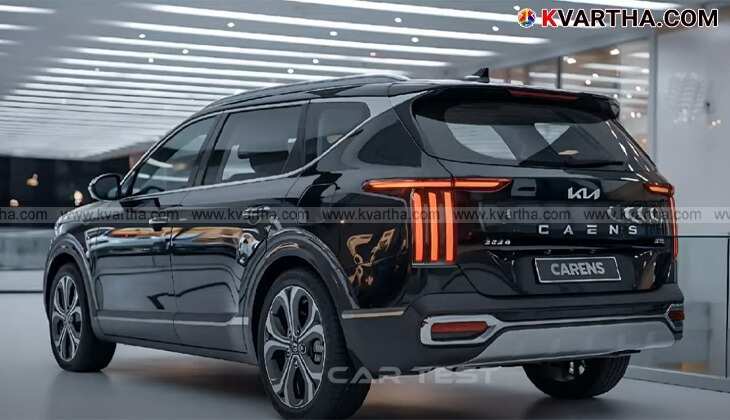2025 Kia Carens front view, showcasing its stylish design and LED lights.