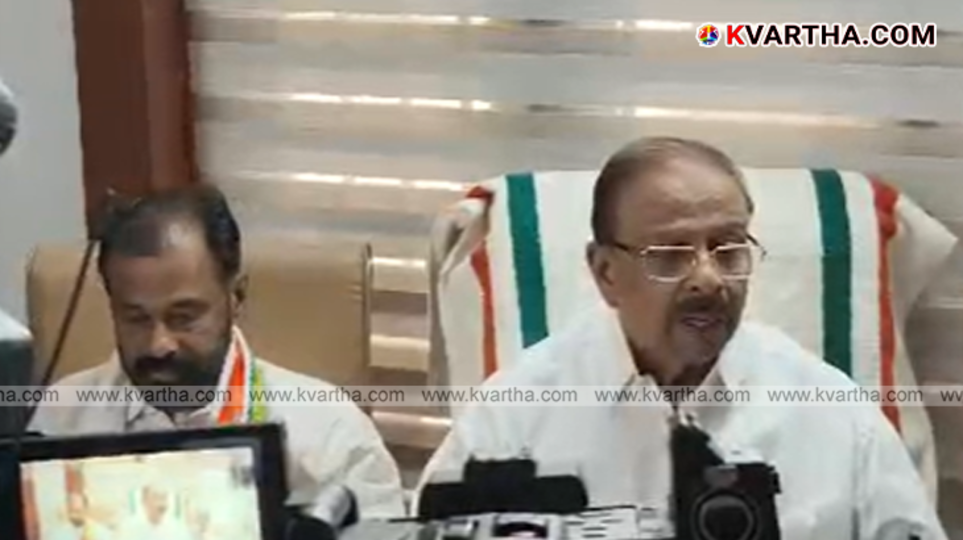  Adv. T.O. Mohanan seeking blessings from K. Sudhakaran MP at his residence in Nadal.