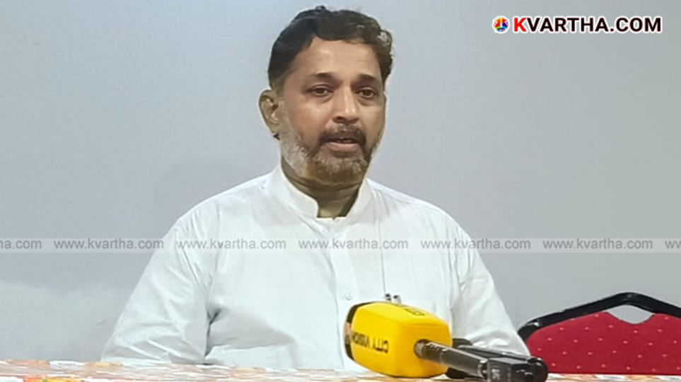 Abdulrahman Pavannoor, INL Thaliparamba President, addressing a press conference in Kannur.