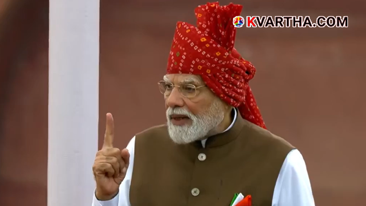 Representational image of Prime Minister Narendra Modi hoisting the national flag at Red Fort